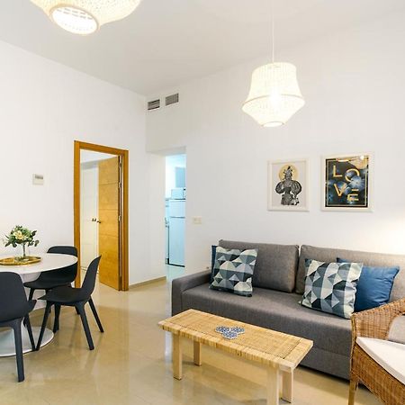 Apartamentos Diaber San Leandro Seville Luaran gambar