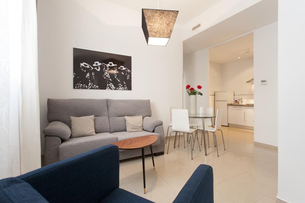 Apartamentos Diaber San Leandro Seville Bilik gambar