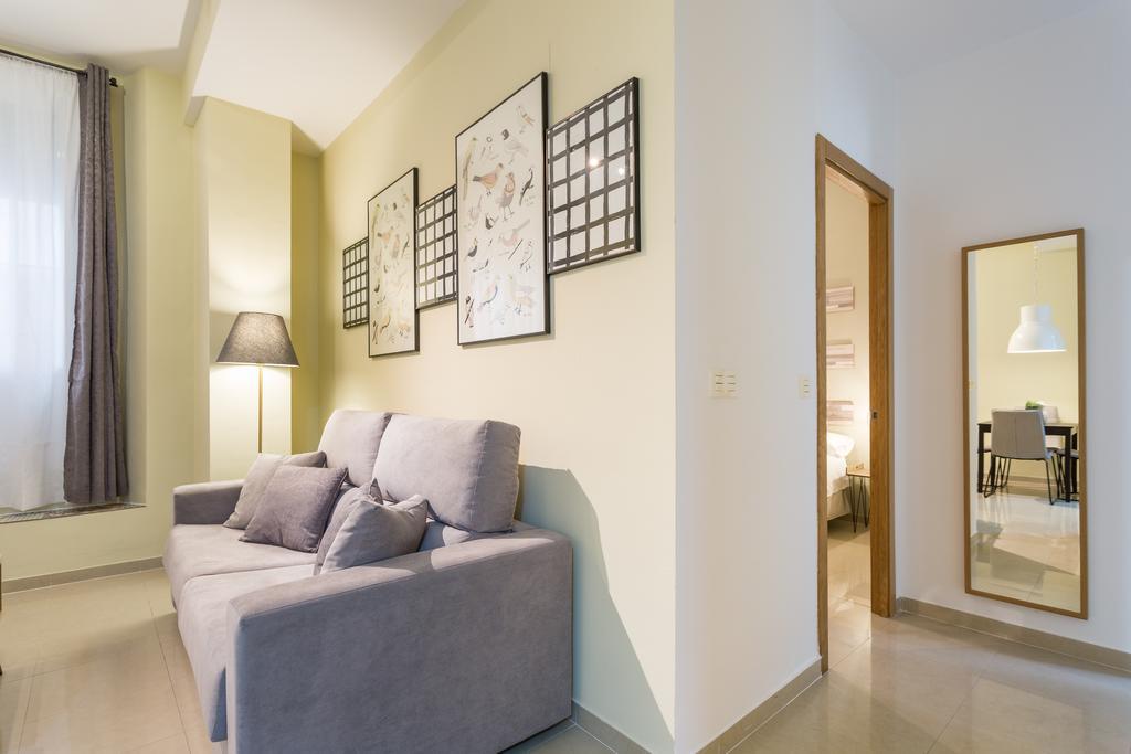 Apartamentos Diaber San Leandro Seville Luaran gambar