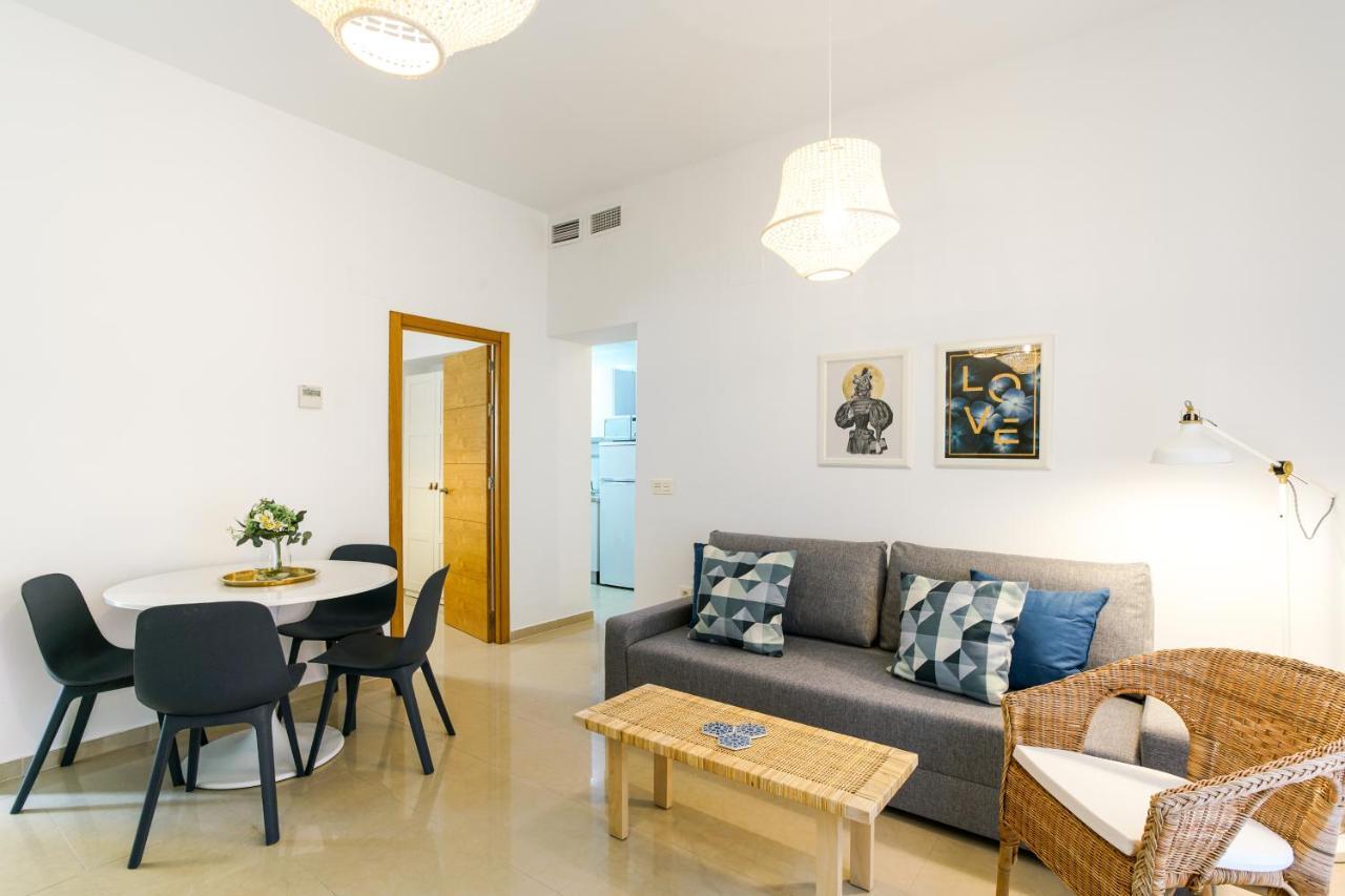 Apartamentos Diaber San Leandro Seville Luaran gambar